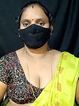 Snapshot of vintage-vibs chatting on 10-07-25, 05:43 vintage-vibs online show from 10-07-25, 05:43