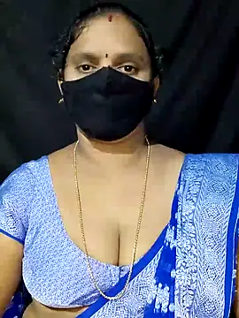 Snapshot of vintage-vibs chatting on 10-08-25, 05:43 vintage-vibs online show from 10-08-25, 05:43