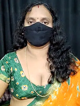 Snapshot of vintage-vibs chatting on 10-12-25, 05:45 vintage-vibs online show from 10-12-25, 05:45