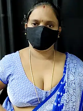 Snapshot of vintage-vibs chatting on 10-15-25, 05:46 vintage-vibs online show from 10-15-25, 05:46