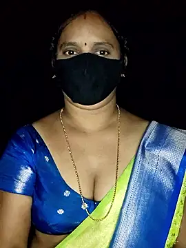 Snapshot of vintage-vibs chatting on 10-17-25, 05:37 vintage-vibs online show from 10-17-25, 05:37