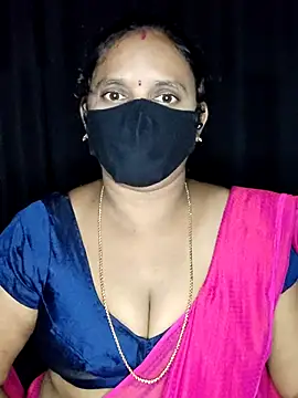 Snapshot of vintage-vibs chatting on 10-19-25, 06:08 vintage-vibs online show from 10-19-25, 06:08