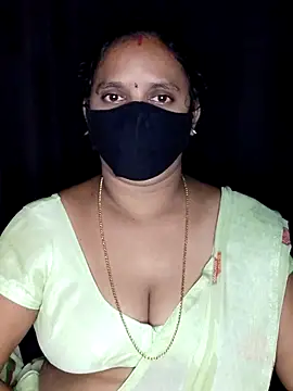 Snapshot of vintage-vibs chatting on 10-22-25, 05:45 vintage-vibs online show from 10-22-25, 05:45