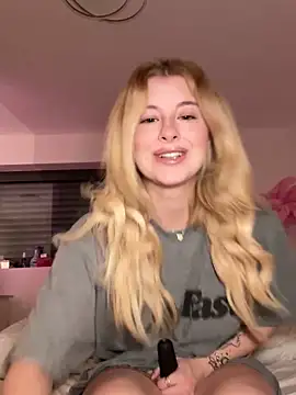 Mia-Minou online show from 02-04-25, 06:14