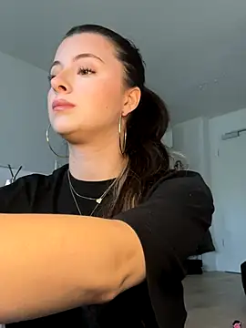 Mia-Minou online show from 11-26-25, 10:49