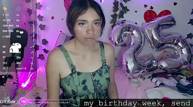 Snapshot of sophie_north chatting on 02-18-25, 06:15 sophie north online show from 02-18-25, 06:15