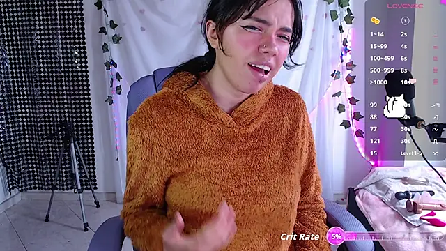 Snapshot of sophie_north chatting on 09-10-25, 02:39 sophie north online show from 09-10-25, 02:39