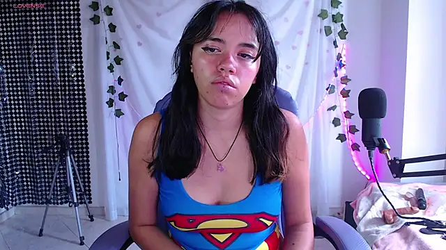 Snapshot of sophie_north chatting on 09-15-25, 03:23 sophie north online show from 09-15-25, 03:23