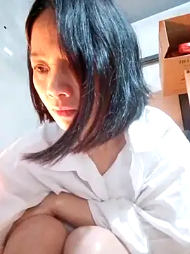 Snapshot of Aninyin22 chatting on 02-05-25, 01:47 Aninyin22 online show from 02-05-25, 01:47