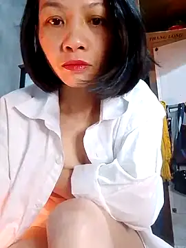 Snapshot of Aninyin22 chatting on 02-06-25, 11:04 Aninyin22 online show from 02-06-25, 11:04