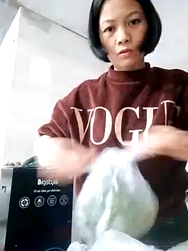 Snapshot of Aninyin22 chatting on 02-20-25, 02:40 Aninyin22 online show from 02-20-25, 02:40