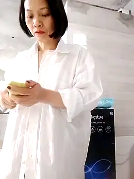 Snapshot of Aninyin22 chatting on 02-28-25, 02:09 Aninyin22 online show from 02-28-25, 02:09