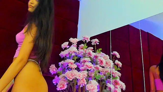 Snapshot of Alexxa chatting on 10-27-25, 07:07 Alexxa online show from 10-27-25, 07:07