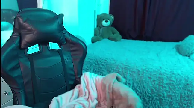 Snapshot of Beamber_ chatting on 02-09-25, 01:00 Beamber online show from 02-09-25, 01:00