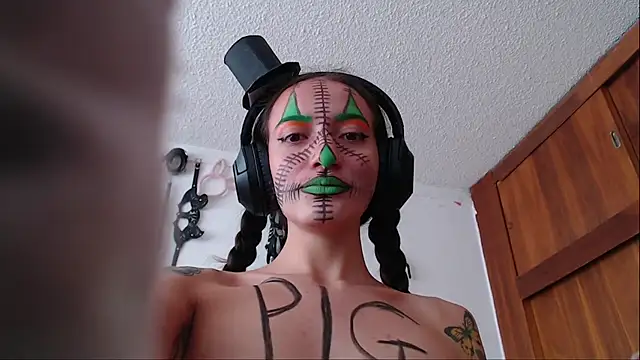 Eloise-brown online show from 02-01-25, 08:47