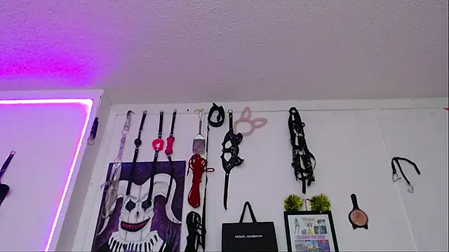 Eloise-brown online show from 02-15-25, 04:47