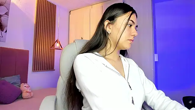 mia nevaeh online show from 11-28-25, 08:55