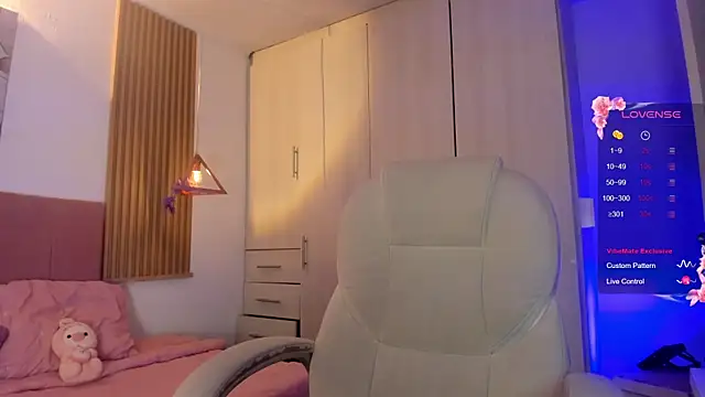 mia nevaeh online show from 04-11-26, 08:13