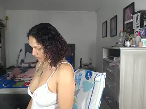 Corina hot online show from 12-29-24, 07:50