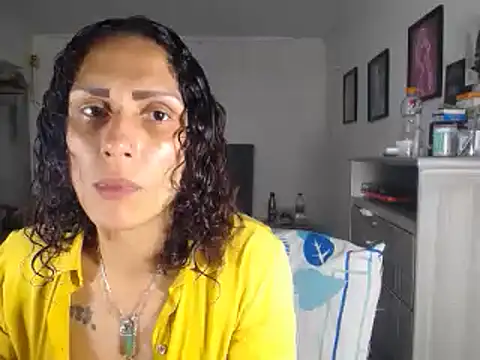 Corina hot online show from 01-08-25, 09:12