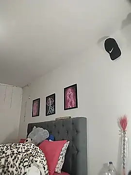 Corina hot online show from 03-19-25, 08:43