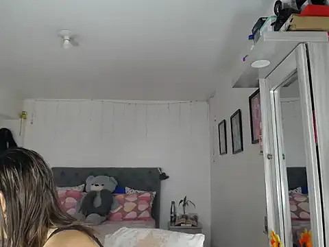 Corina hot online show from 09-24-25, 08:34