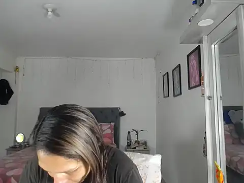 Corina hot online show from 10-04-25, 08:51