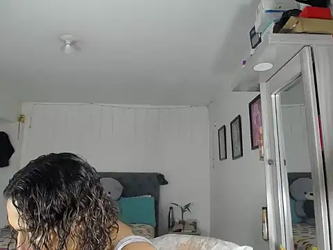 Corina hot online show from 10-14-25, 07:58