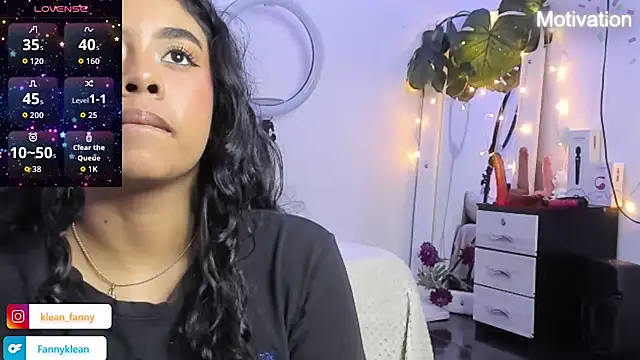 Snapshot of Fanny_Klean chatting on 12-14-25, 04:51 Fanny Klean online show from 12-14-25, 04:51