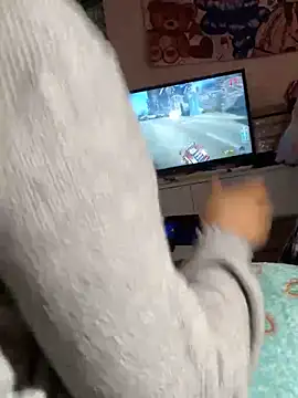 Snapshot of KimiAqua chatting on 12-21-24, 07:49 KimiAqua online show from 12-21-24, 07:49