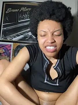 Snapshot of KimiAqua chatting on 02-26-25, 09:42 KimiAqua online show from 02-26-25, 09:42