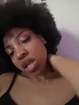 Snapshot of KimiAqua chatting on 03-05-25, 11:05 KimiAqua online show from 03-05-25, 11:05