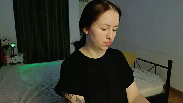 Snapshot of VioletCatt chatting on 06-09-26, 05:41 VioletCatt online show from 06-09-26, 05:41