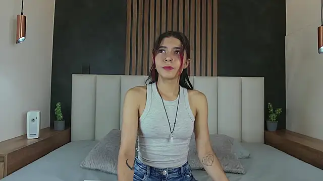 Snapshot of AmyPalmmer chatting on 02-21-25, 11:44 AmyPalmmer online show from 02-21-25, 11:44