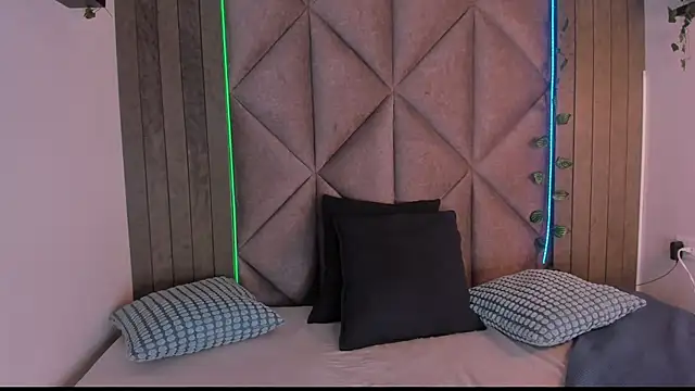 Snapshot of AmyPalmmer chatting on 12-05-25, 11:52 AmyPalmmer online show from 12-05-25, 11:52