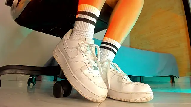 charlotte  grey online show from 11-17-25, 11:49