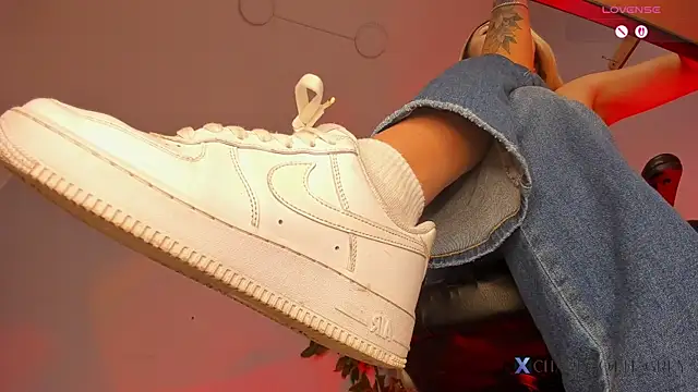 charlotte  grey online show from 04-25-26, 07:33