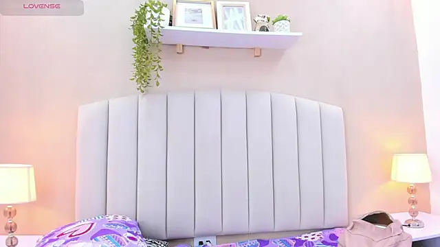 Mia thompson 19 online show from 01-07-26, 07:16