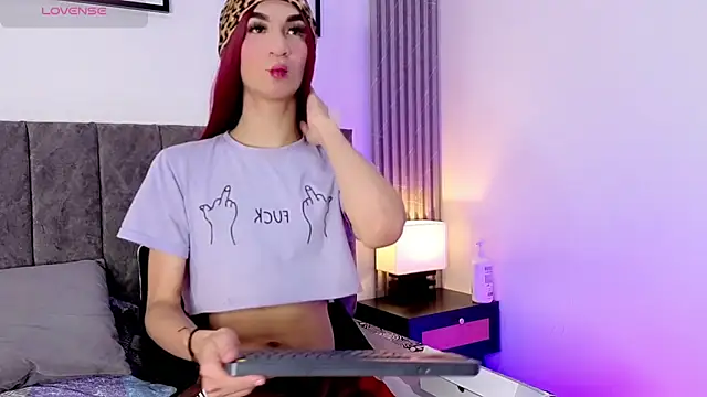 Mia thompson 19 online show from 04-22-26, 08:21