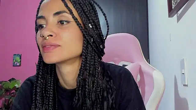 Juanadearco5 online show from 12-16-24, 01:10