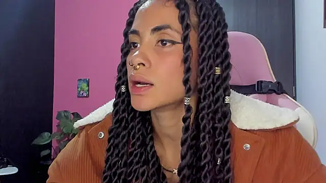 Juanadearco5 online show from 12-31-24, 01:15