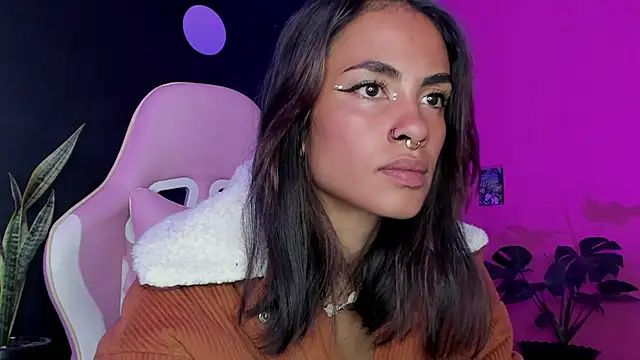 Juanadearco5 online show from 02-11-25, 12:27