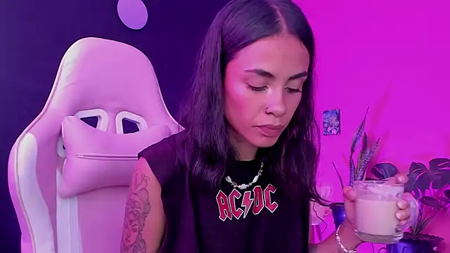 Juanadearco5 online show from 02-13-25, 12:43