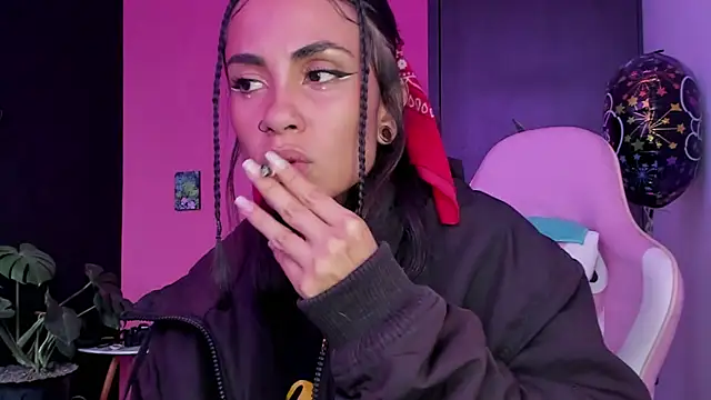 Juanadearco5 online show from 03-20-25, 01:37