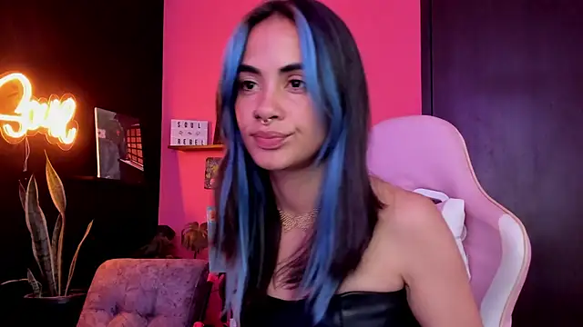 Juanadearco5 online show from 10-31-25, 01:12