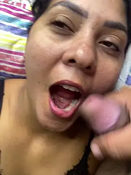 Snapshot of mayemarc chatting on 12-17-25, 09:32 mayemarc online show from 12-17-25, 09:32