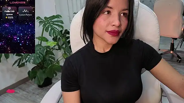 petite molly  online show from 12-05-25, 12:47