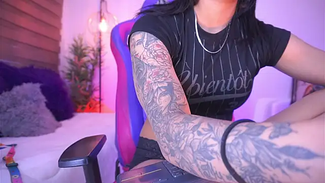 madelyn rose  online show from 12-02-25, 01:33