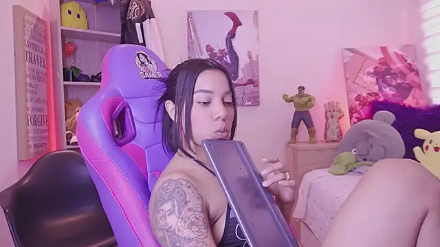 madelyn rose  online show from 04-15-26, 07:58