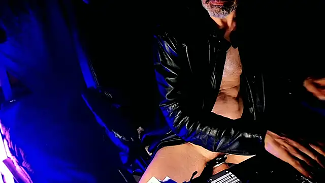 Snapshot of lux_dei chatting on 03-24-26, 03:11 lux dei online show from 03-24-26, 03:11